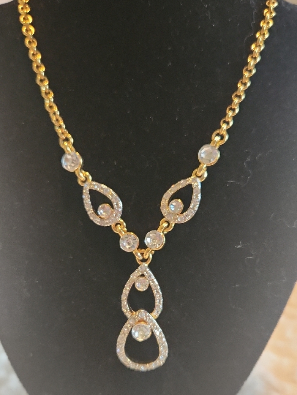 Bijoux Terner Elegant Gold-Tone Crystal Teardrop Rhinestone Royal Vibe Necklace
